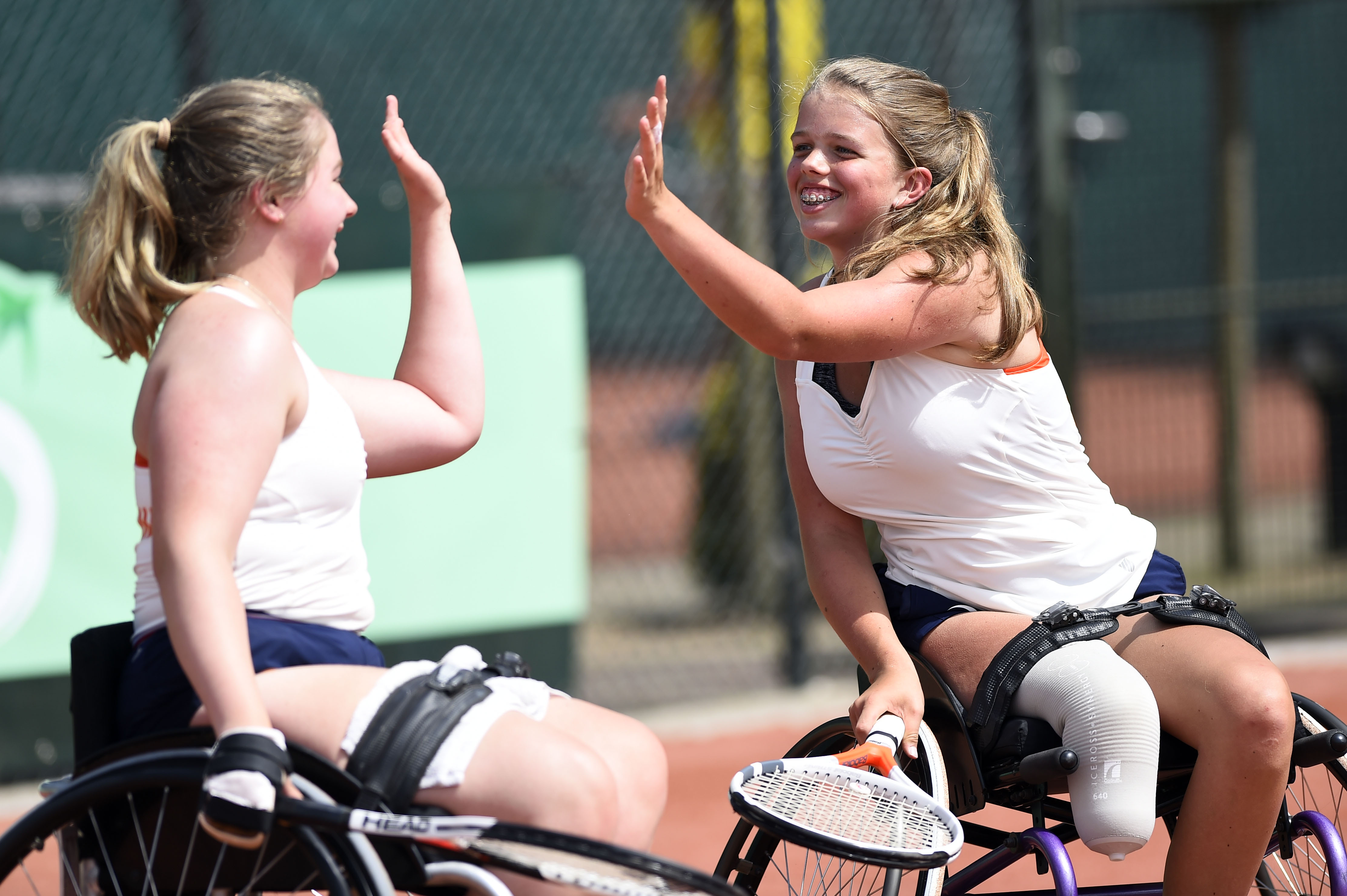 Lizzy de Greef High Five