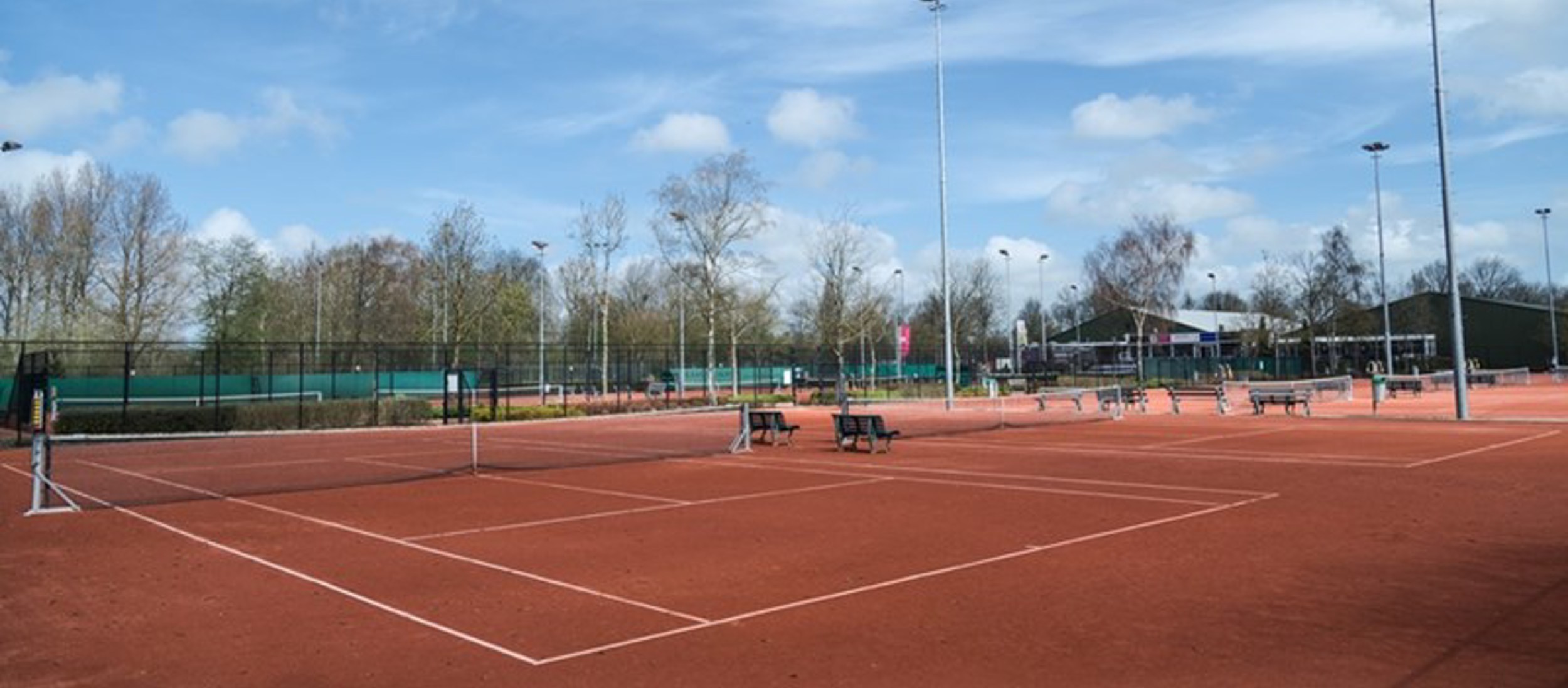 Lege Tennisbaan 900X600