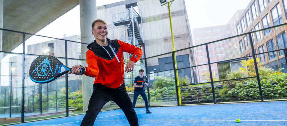 Padel forehand (1)